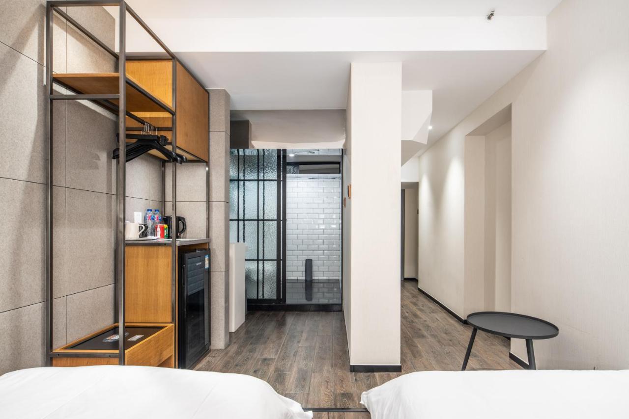 Moju Hotel Jingan Buitenkant foto